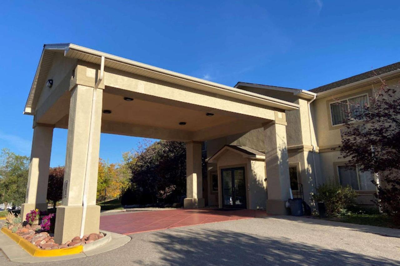 Wingate By Wyndham New Castle - Glenwood Springs Hotel Exterior photo