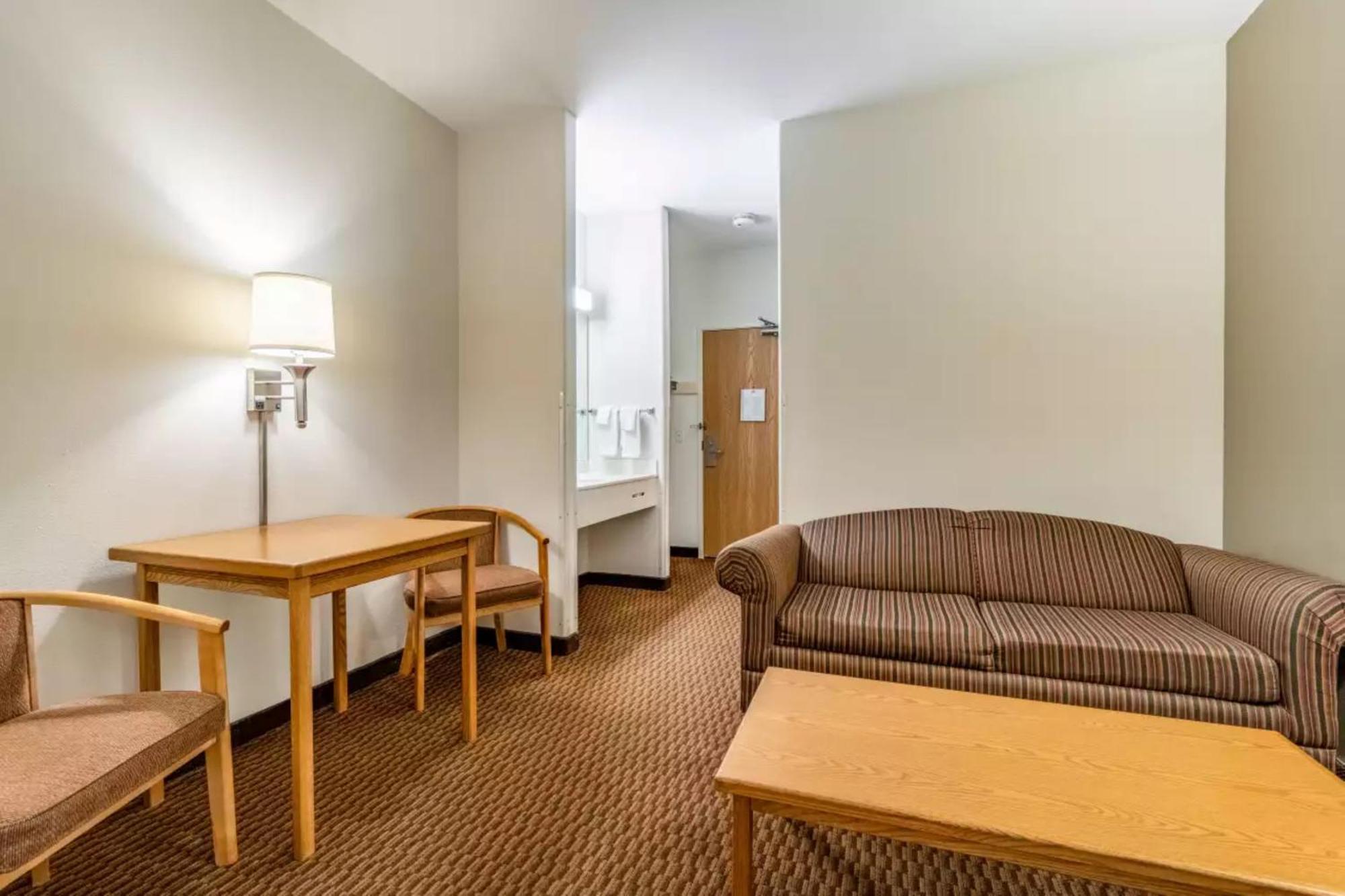 Wingate By Wyndham New Castle - Glenwood Springs Hotel Exterior photo