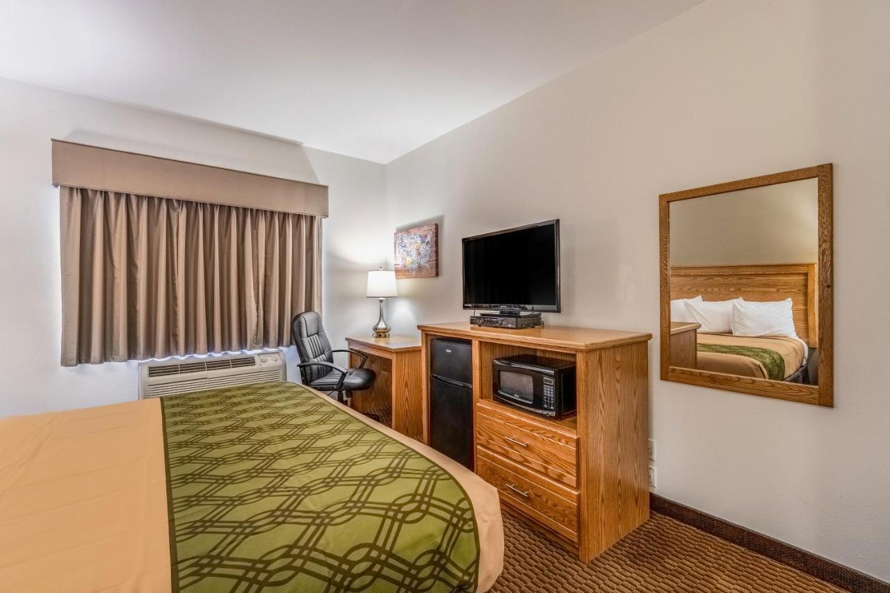 Wingate By Wyndham New Castle - Glenwood Springs Hotel Exterior photo